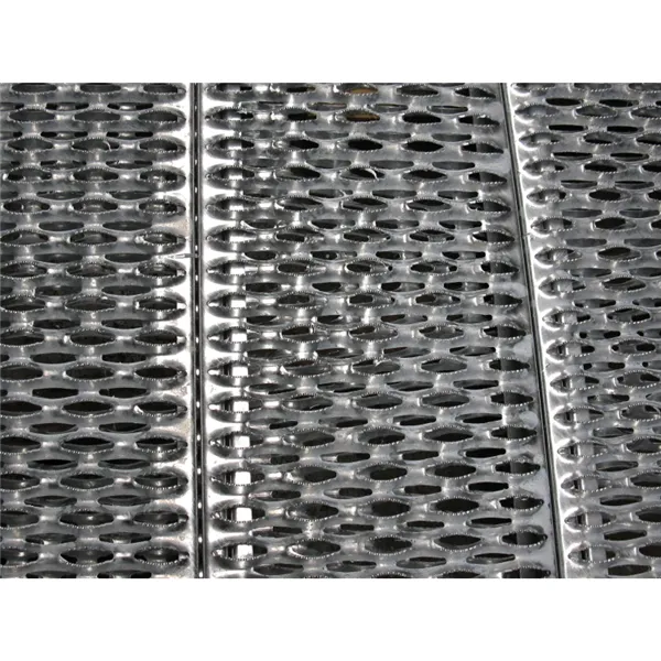 Rošt profilový SERRATED 240x40x2mm/3m pozinkovaný